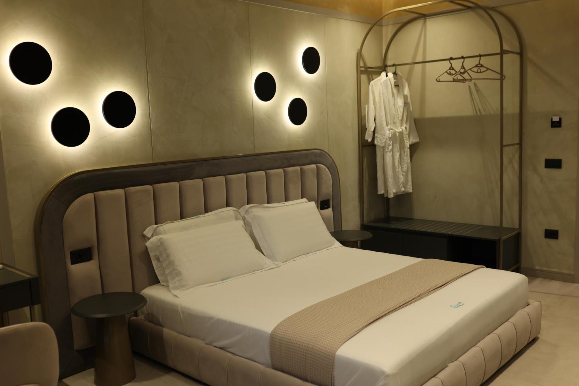 Comfort Suites Golem  Buitenkant foto