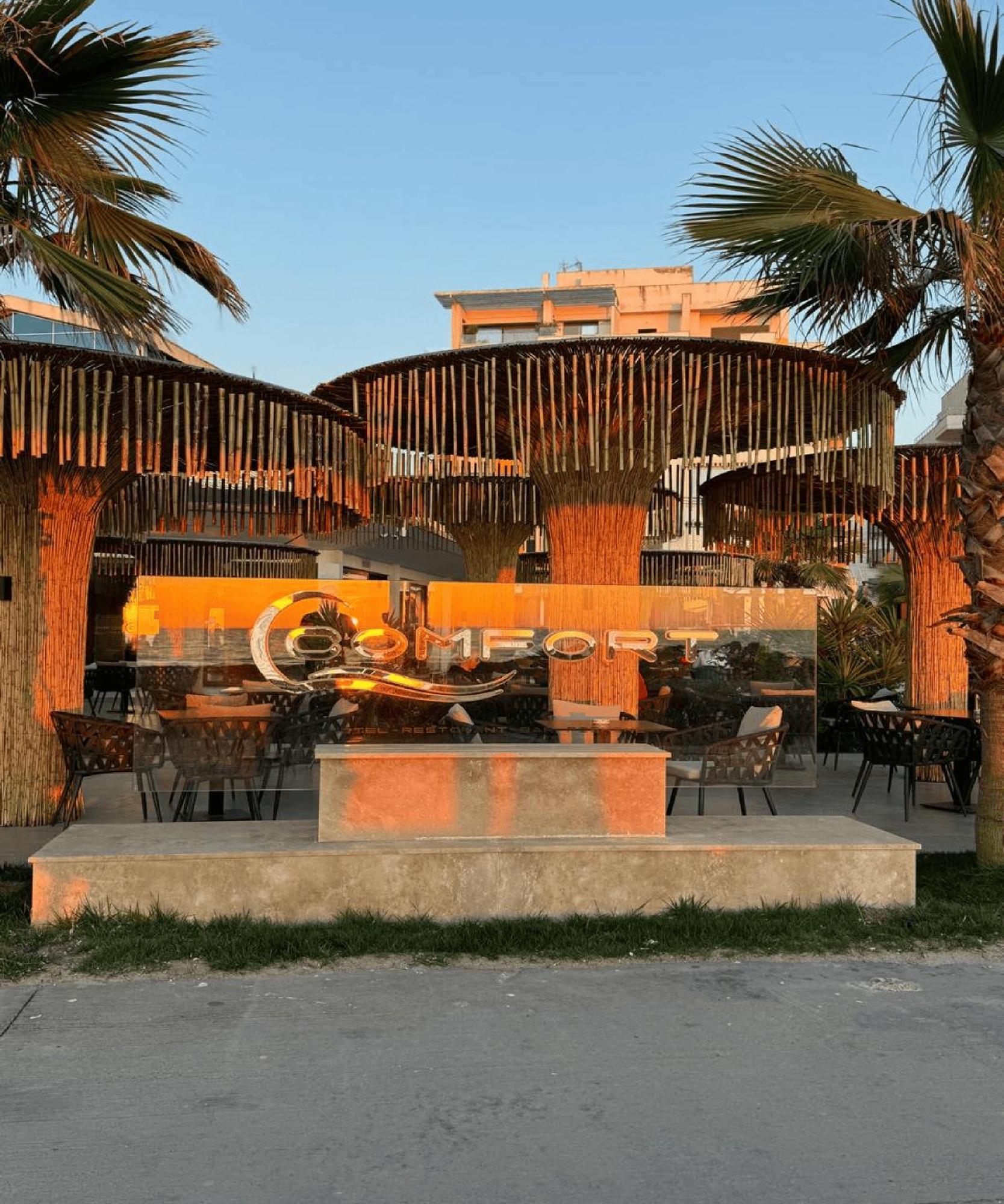 Comfort Suites Golem  Buitenkant foto