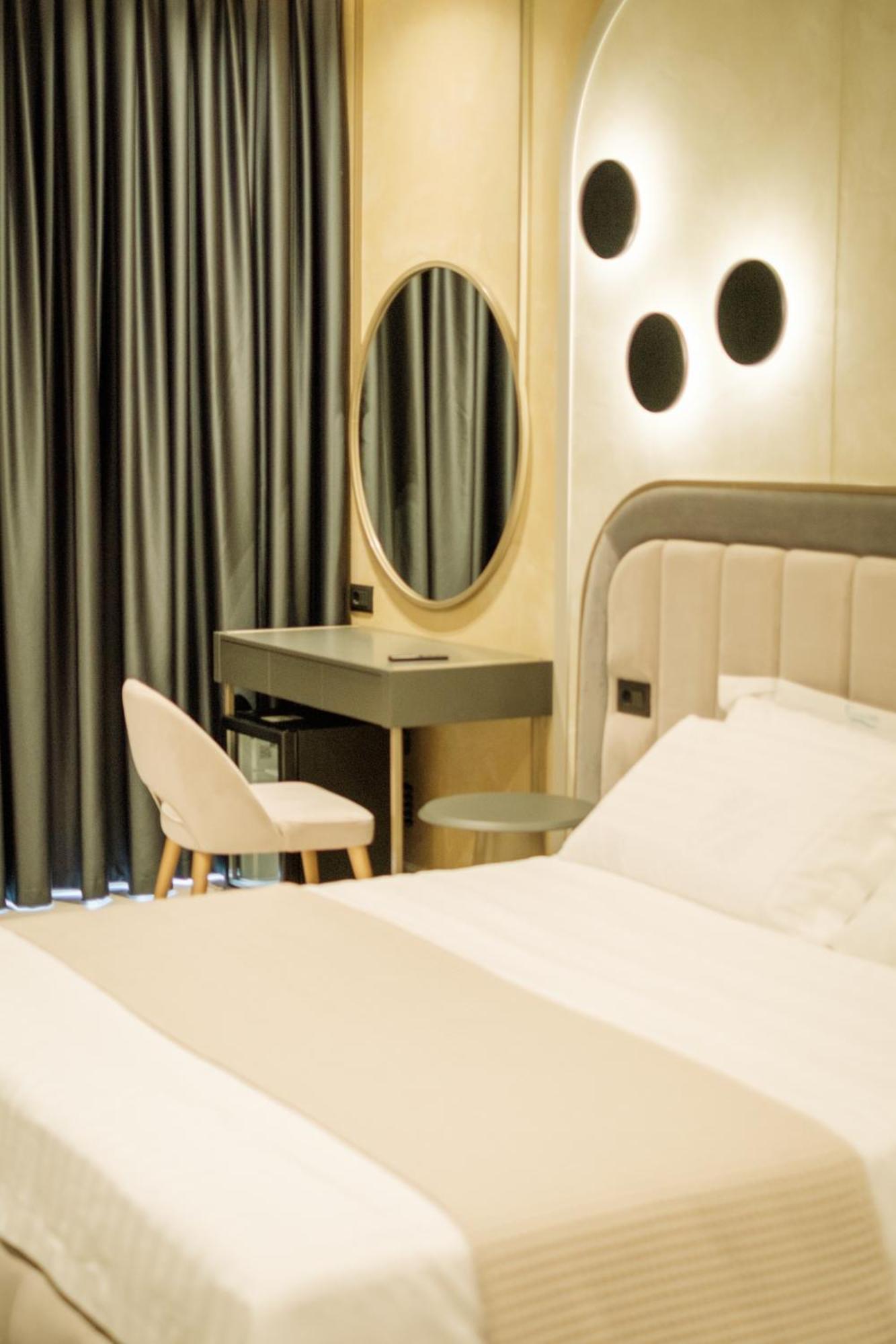 Comfort Suites Golem  Buitenkant foto